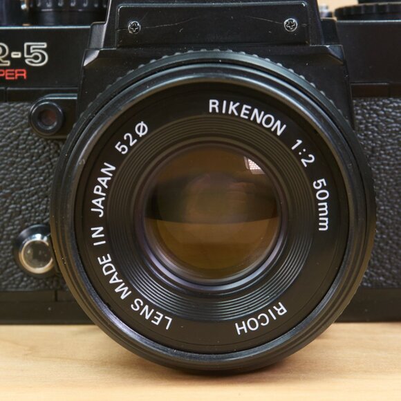 Ricoh KR-5 Super Film Camera / 35mm SLR / Rikenon 50mm f/2 Lens / Made in Japan - Picture 2 of 8